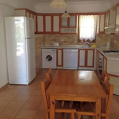 וילה Sleeps 8 Pool Air Con